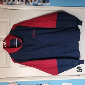 Snap on 90s windbreaker